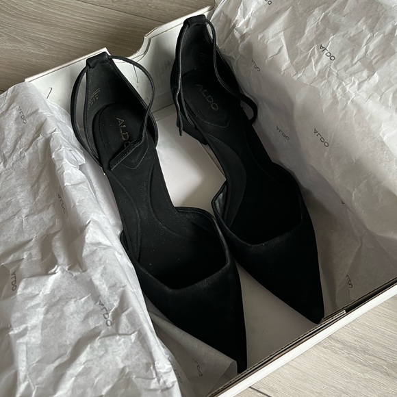 Timeless Pointy Toe Heels ✨ - Picture 6 of 7